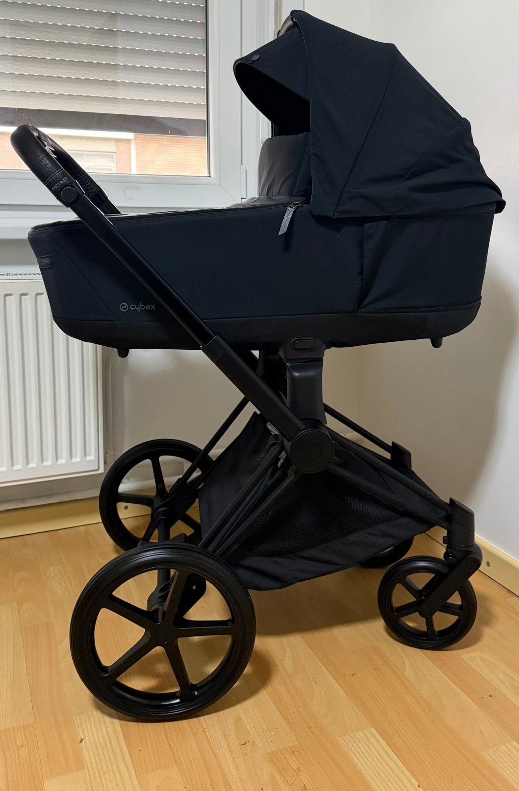 Cybex Priam 4  Black Luxe reiswieg + Cybex Cloud T i-Size, Kinderen en Baby's, Ophalen, Zo goed als nieuw, Kinderwagen