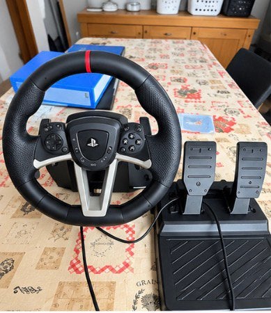 Volant HORI Racing Wheel + pédalier PS5 / PS4 / PC, Consoles de jeu & Jeux vidéo, Enlèvement ou Envoi, Comme neuf