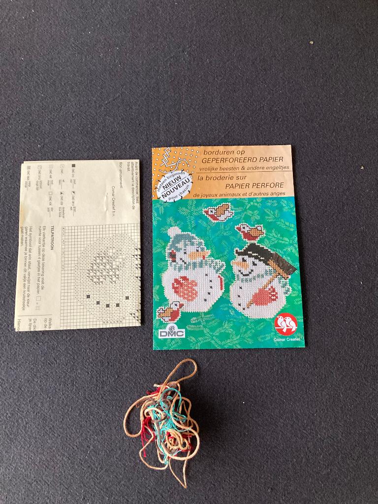 Patroon van verschillende figuren  + restjes DMC draad, Ophalen of Verzenden, Zo goed als nieuw, Handborduren, Patroon
