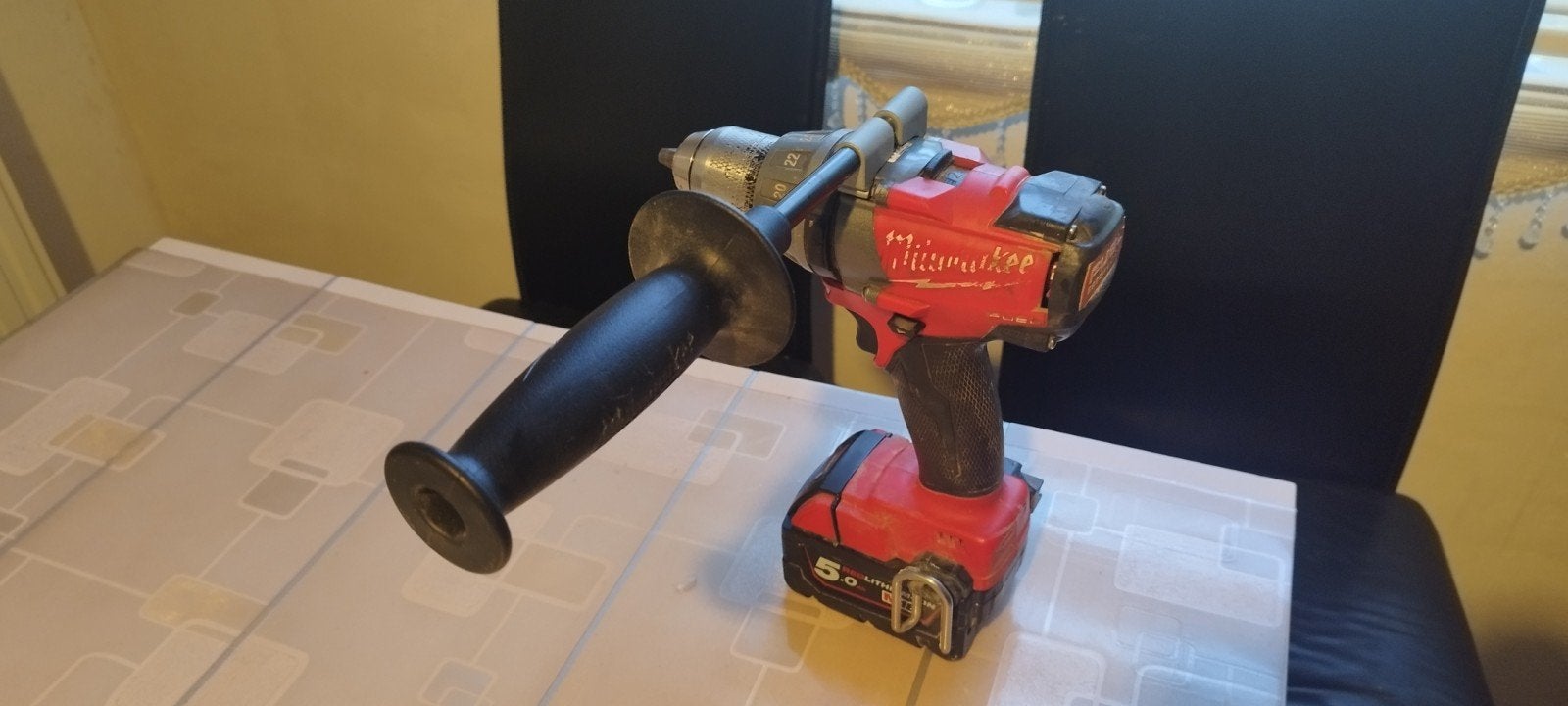Visseuse Milwaukee 18v et deux batteries 5ah comme neuf