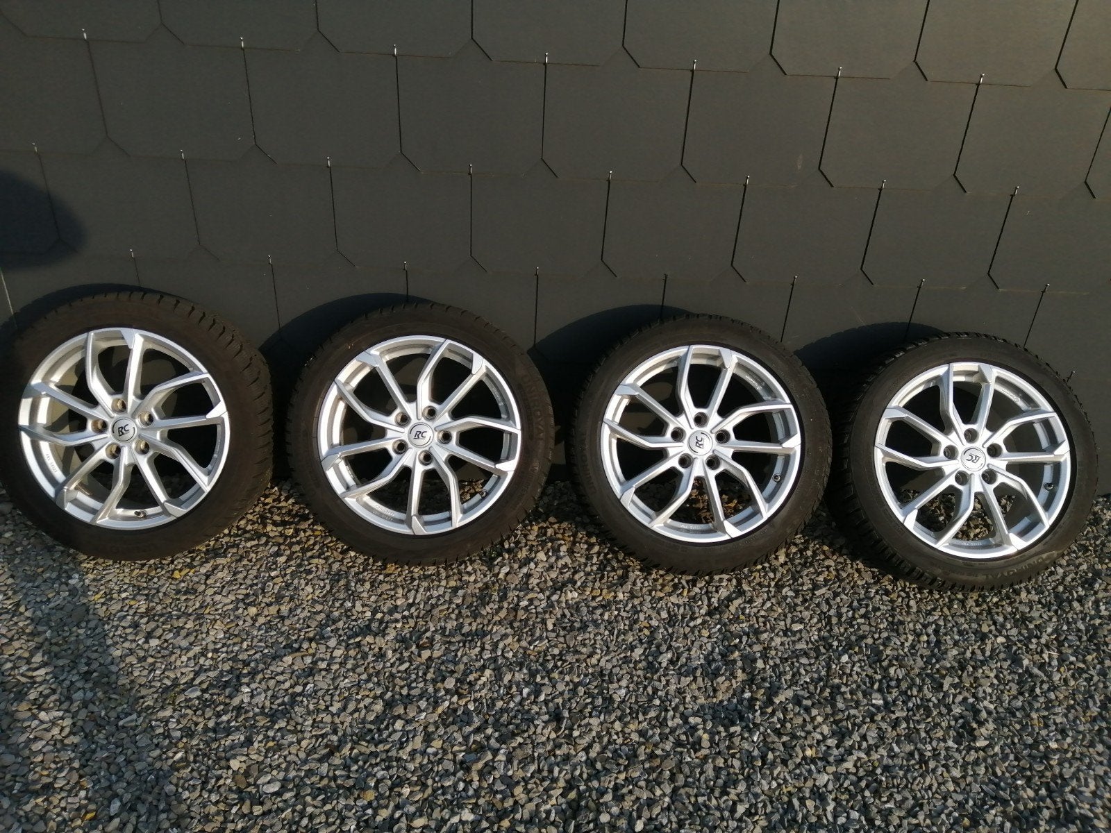 jantes plus pneus entraxe 5x114.3, Auto-onderdelen, Banden en Velgen, Ophalen, Band(en)