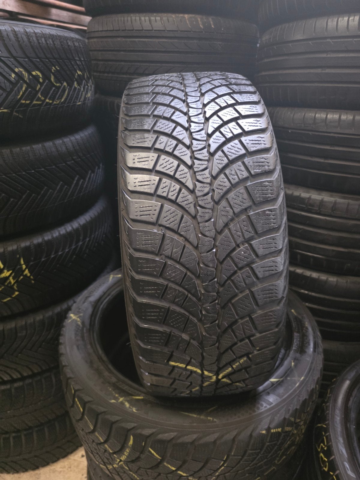 235 45 18 kumho avec montage et équilibrage, Autos : Pièces & Accessoires, Enlèvement