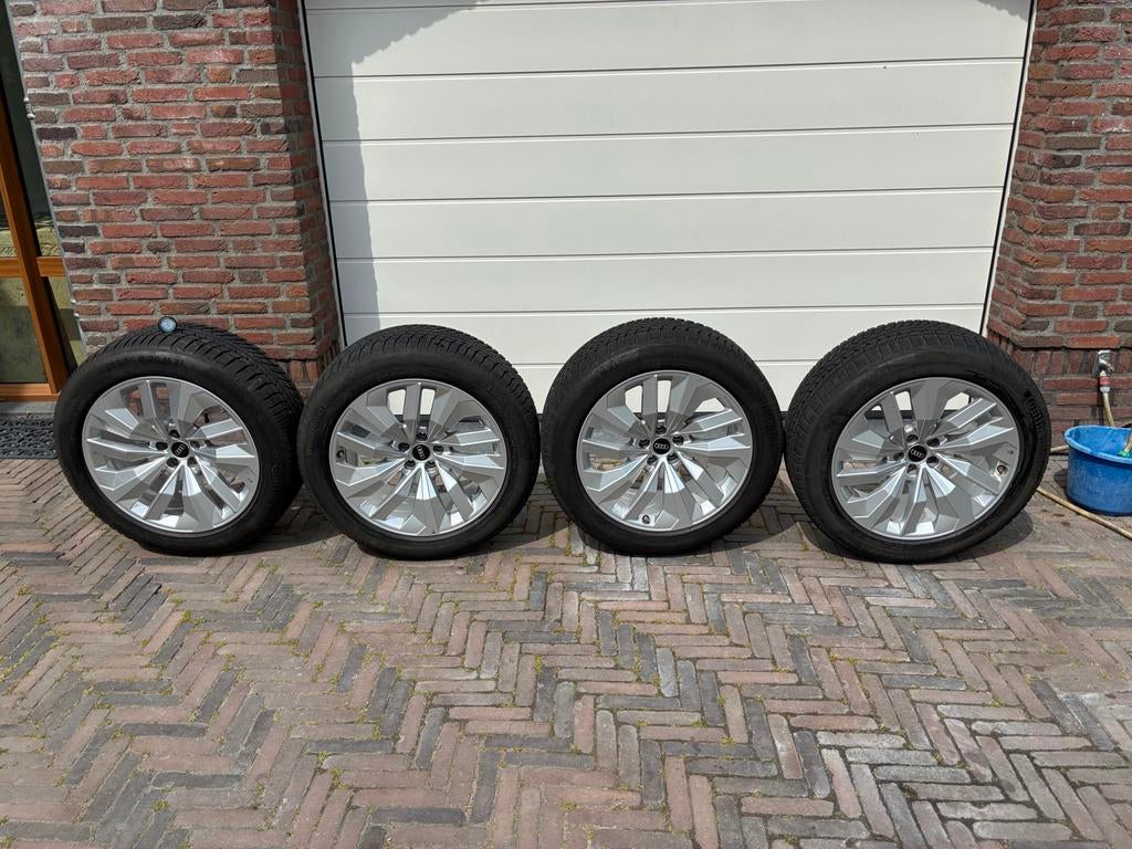 Originele Winterset Audi Sq8/ Etron 55/ Etron S 255/50/20, Auto-onderdelen, Banden en Velgen, Banden en Velgen, Winterbanden, 20 inch