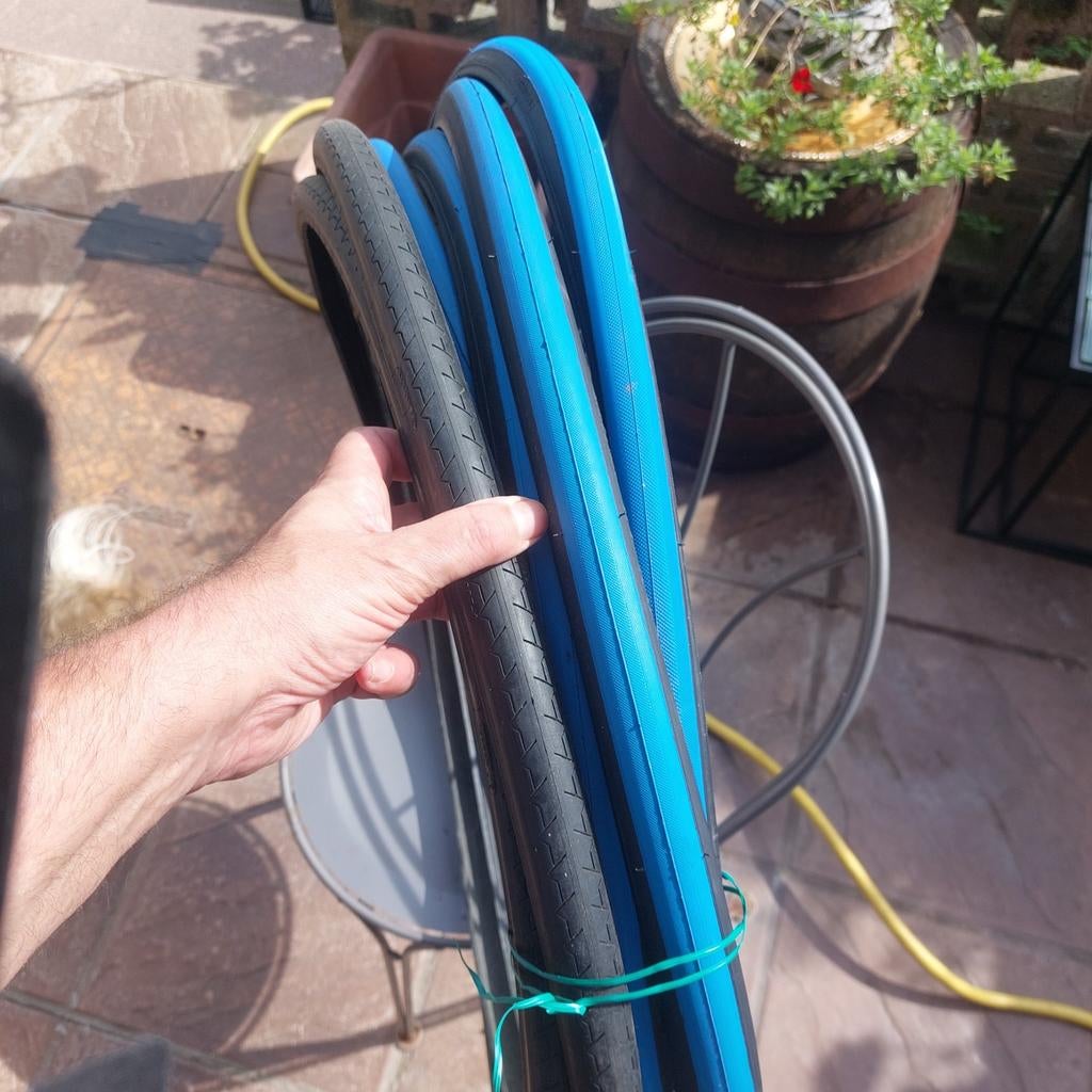 6 nieuwe banden, Vélos & Vélomoteurs, Accessoires vélo | Autres Accessoires de vélo, Enlèvement