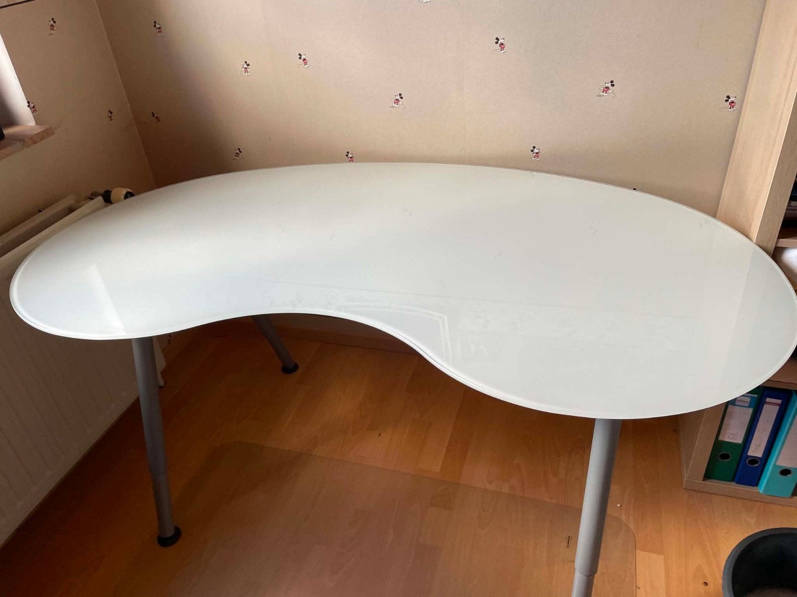 Bureau met glazen blad en metalen onderstel, 160 cm, Comme neuf, Enlèvement, IKEA