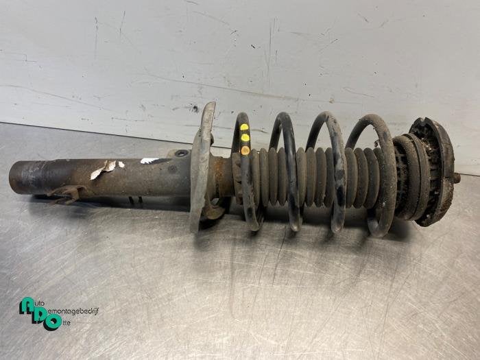 Schokdemper links-voor van een Peugeot 208 (208 12-), Gebruikt, -, -, Ophalen of Verzenden