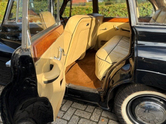 Daimler Conquest Century Saloon, 1955, foto 11