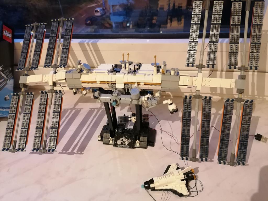 LEGO Space Station ISS 21321 incl leds, Kinderen en Baby's, Speelgoed | Duplo en Lego, Gebruikt, Lego, Complete set, Compleet