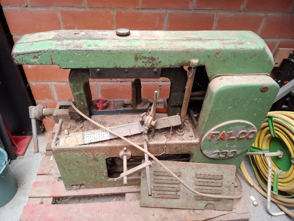 machine à scier, Enlèvement, Utilisé, Scie à ruban, Falco