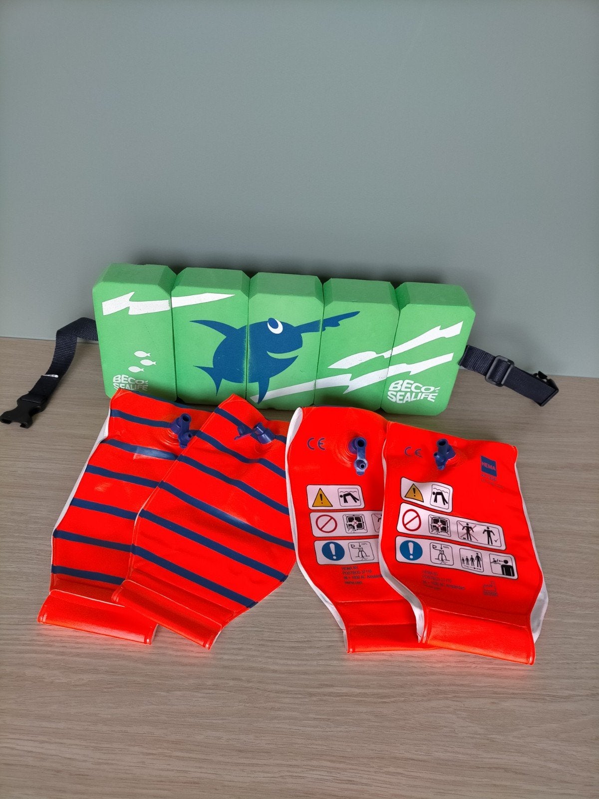 Zwemgordel + 2 paar zwembandjes, Kinderen en Baby's, Kinderkleding | Kinder-zwemkleding, Ophalen