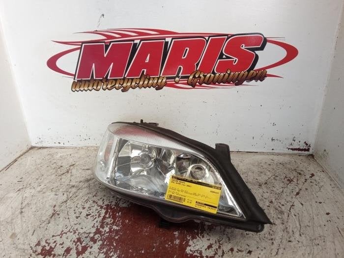 Phare droit d'un Opel Astra, -, -, Opel, 3 mois de garantie