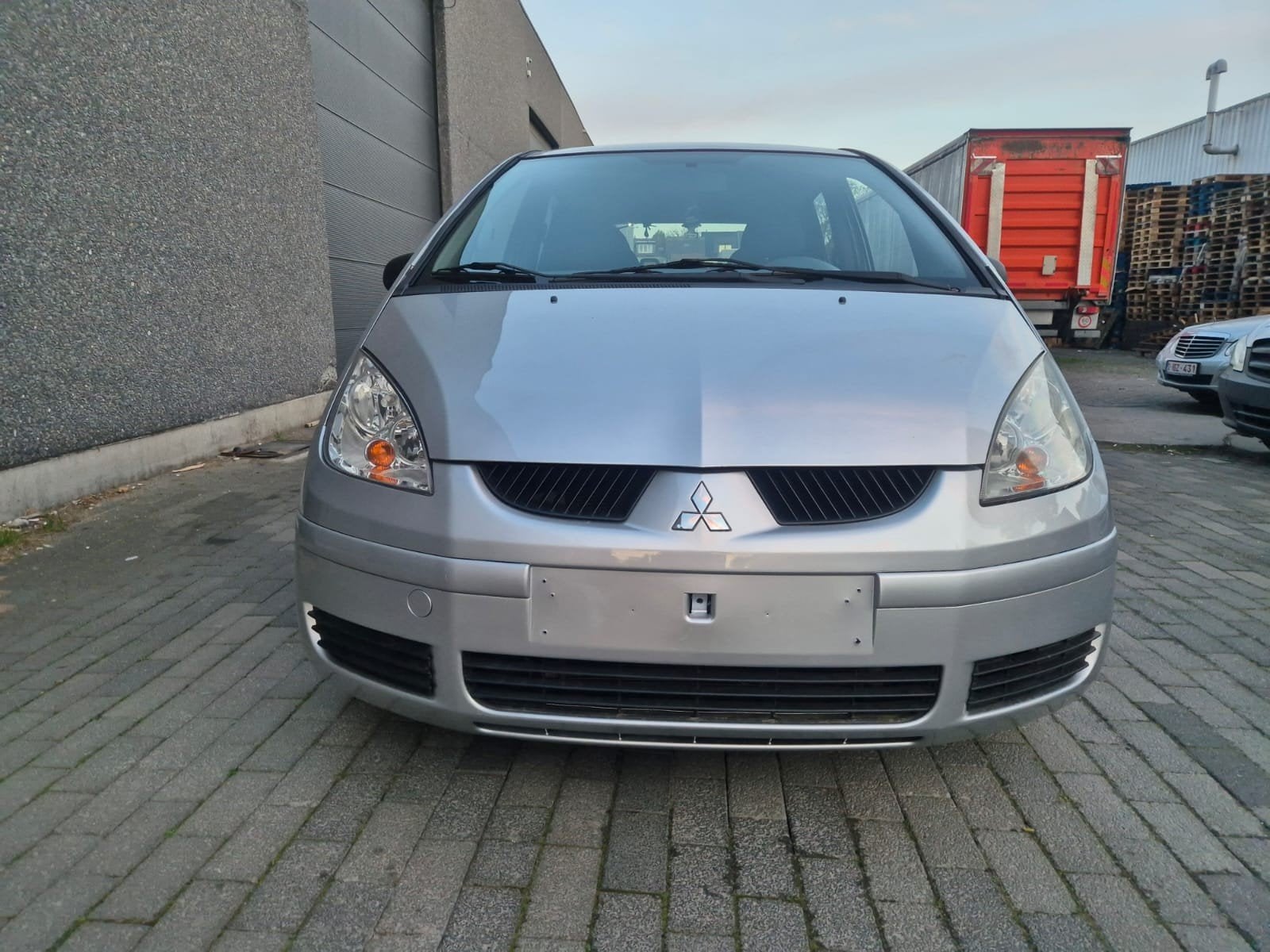 MITSUBISHI COLT/ 1.1 BENZINE/ AIRCO / 50 000 KM, Autos, Mitsubishi, 1124 cm³, Argent ou Gris, Achat, Entreprise