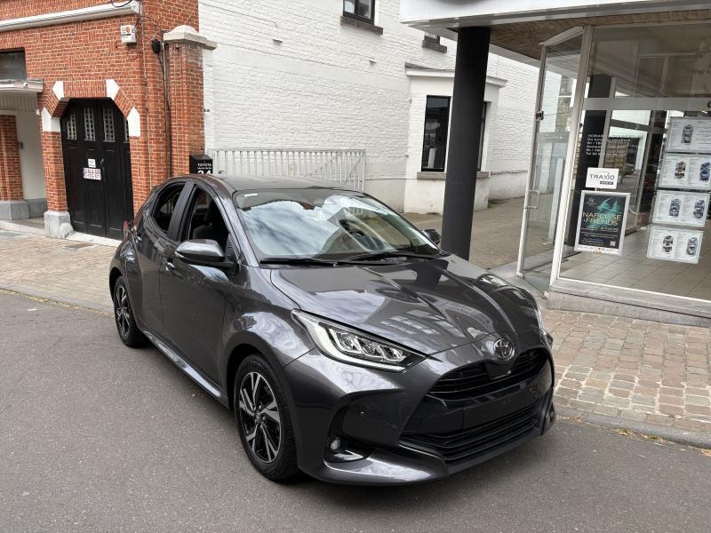 Toyota Yaris Iconic, Argent ou Gris, Euro 6, Noir, 5 portes