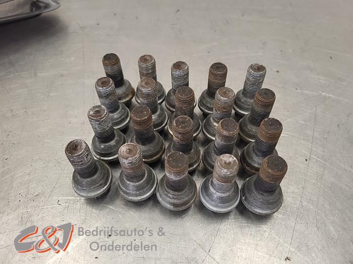Kit boulons de roue d'un Mercedes Vito, 3 mois de garantie, Utilisé, -, -