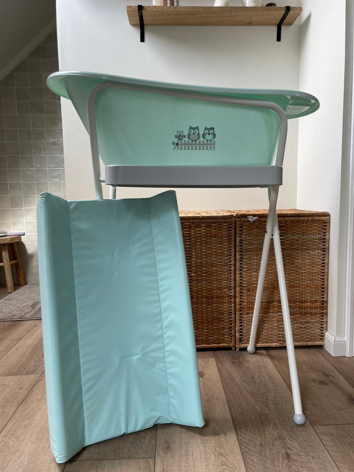 Bébe Jou badje met standaard. GRATIS verzorgingskussen, Enlèvement, Comme neuf, Baignoire, Standard