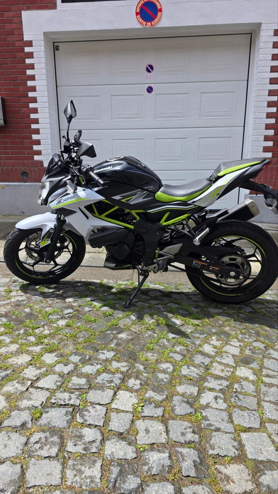 Vend kawazaki z125  . 3545km, Motos, Motos | Kawasaki, Particulier, jusqu'à 11 kW, Manuelle, Enlèvement