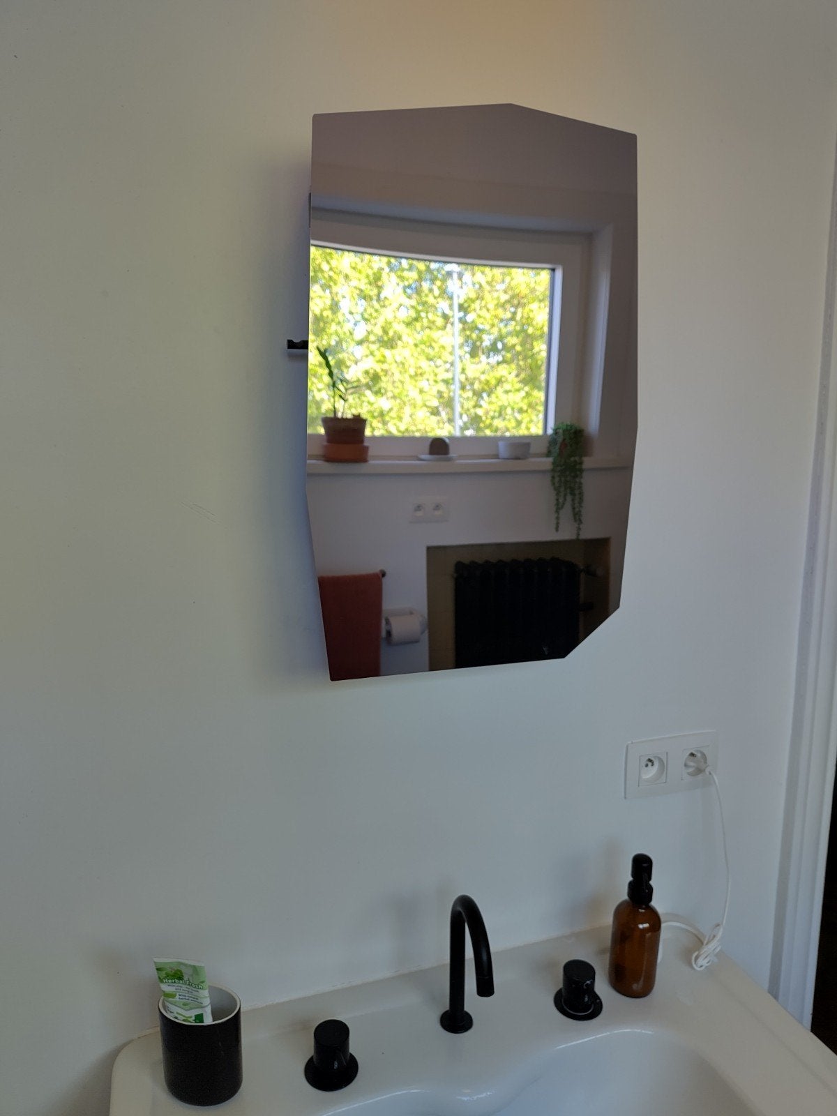 spiegelkastje badkamer zwart metaal, Huis en Inrichting, Badkamer | Badkamermeubels, Ophalen
