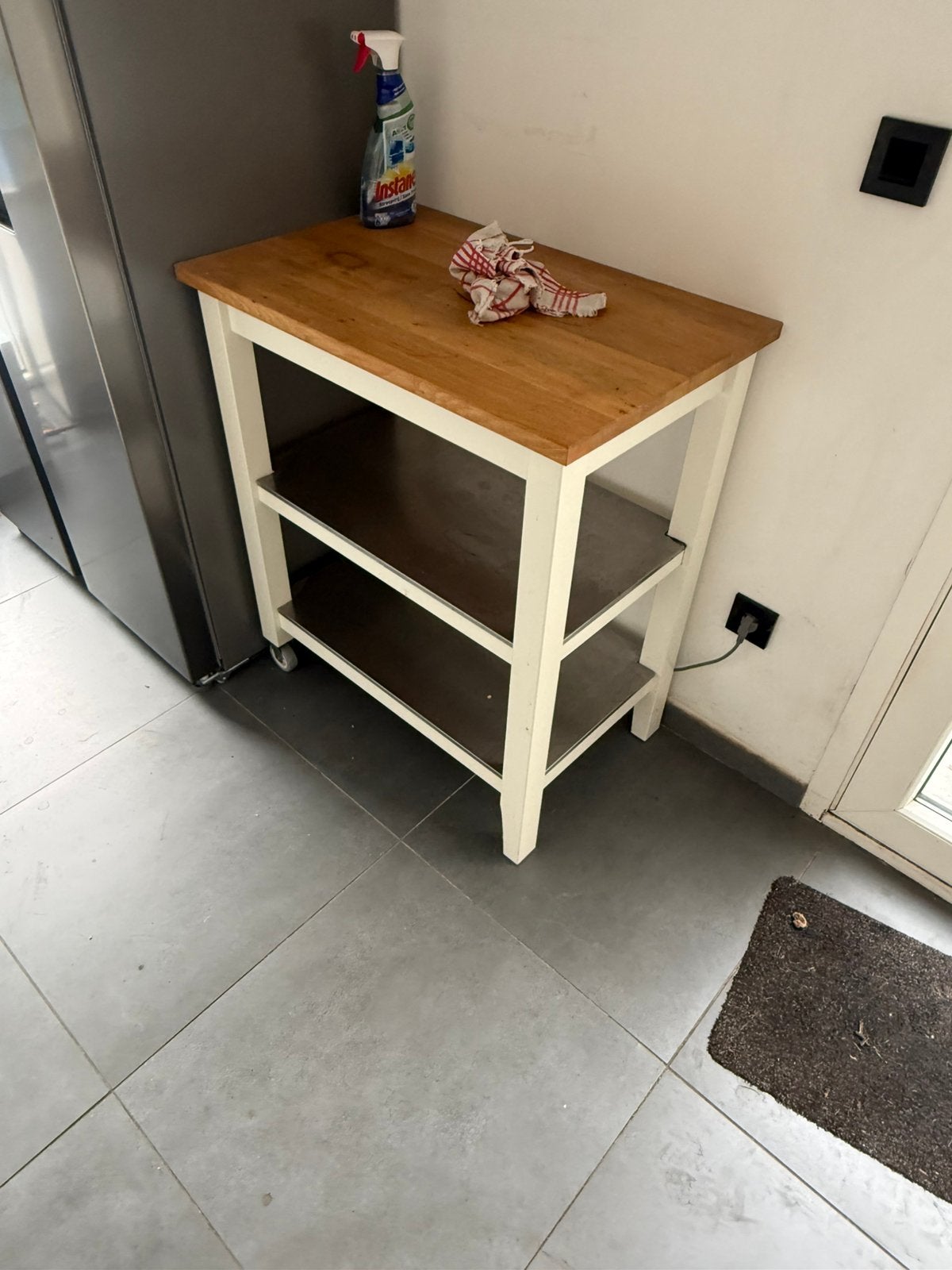 Bijzet tafel voor keuken van ikea, Huis en Inrichting, Ophalen, Gebruikt