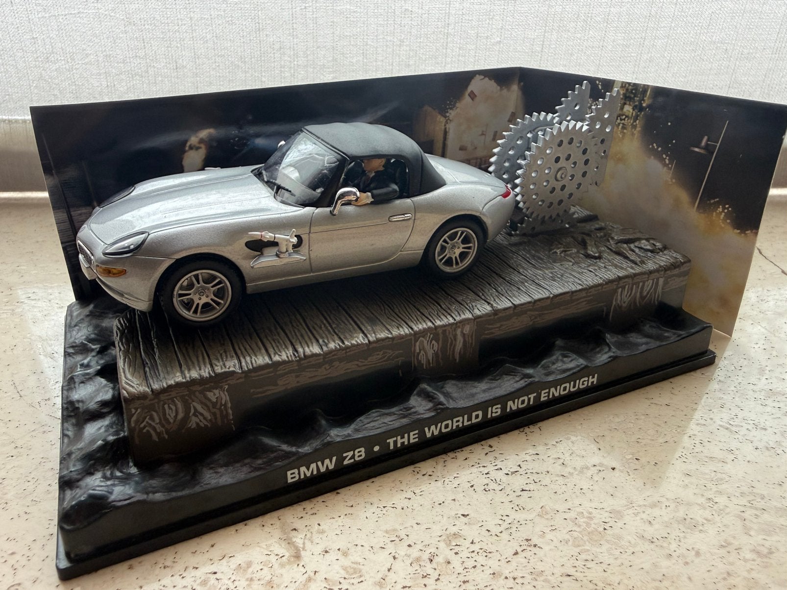 BMW Z8 - James Bond, Enlèvement ou Envoi, Comme neuf, Voiture, Universal Hobbies