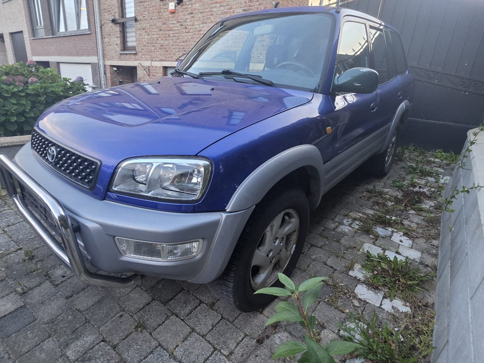 Toyota Rav4 1999 Essence Climatise EXPORT, Autos, Achat, 4 portes, Boîte manuelle, Jantes en alliage léger