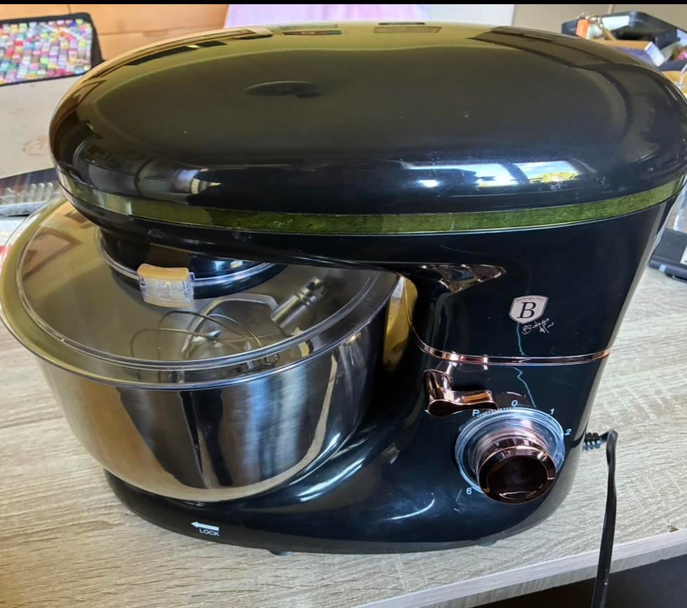 Keukenrobot zwart 1400w., Electroménager, Enlèvement, Comme neuf