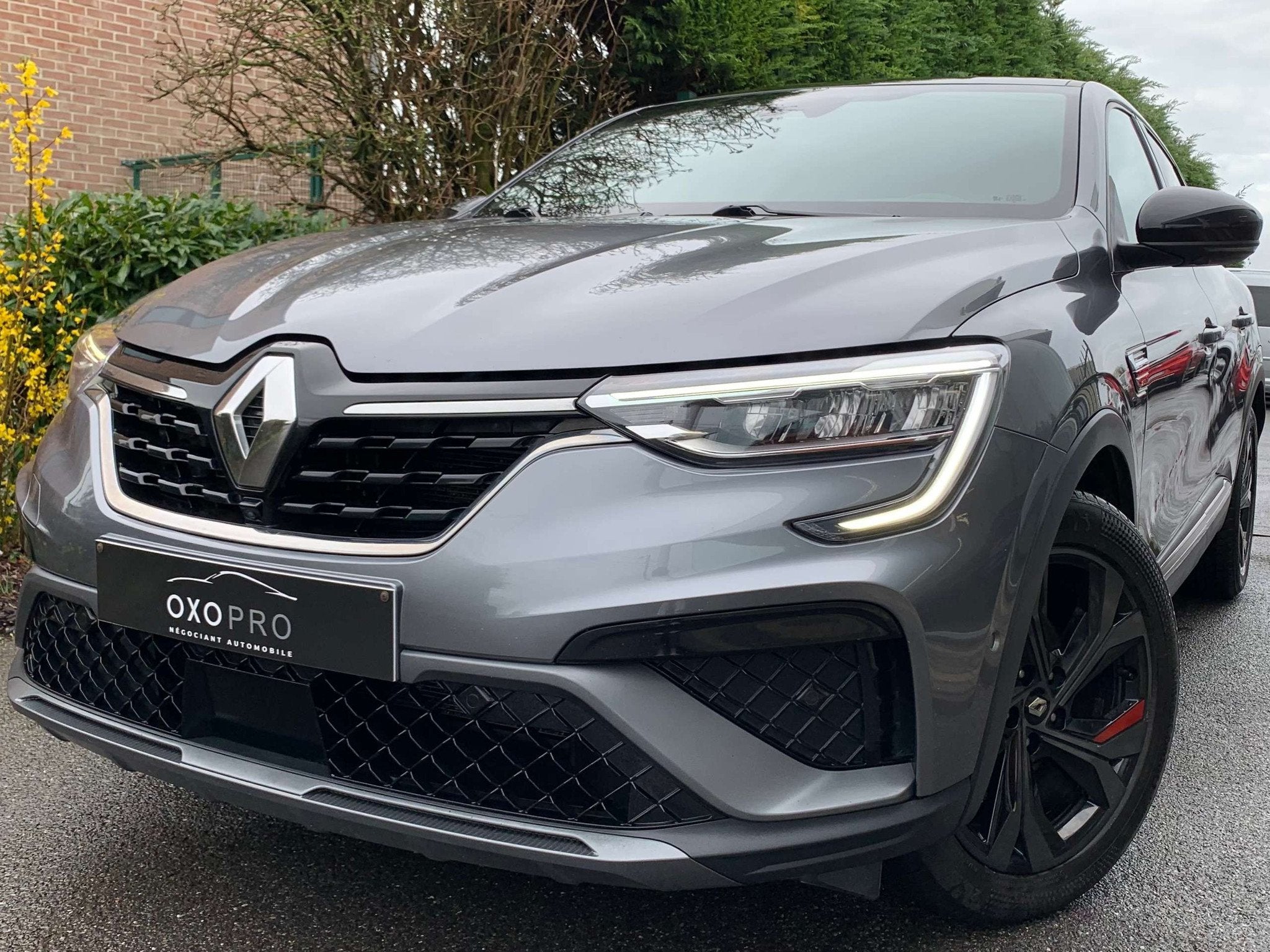 Renault Arkana RS Line 1.6 HYBRID 145CV / FULL OPTIONS / Pac, Auto's, Gebruikt, 4 cilinders, Leder, Bedrijf