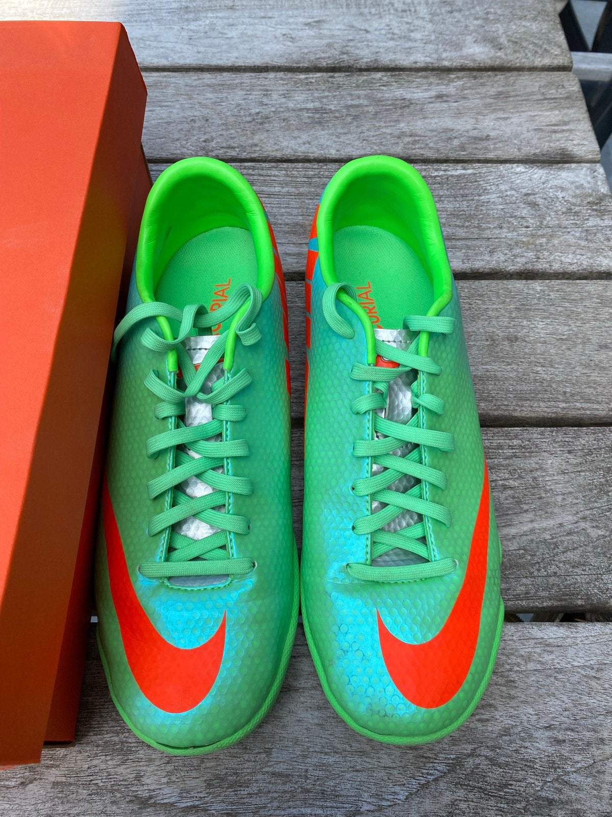 Sneakers Nike Victory 41, Sport en Fitness, Voetbal, Ophalen of Verzenden, Zo goed als nieuw, Schoenen