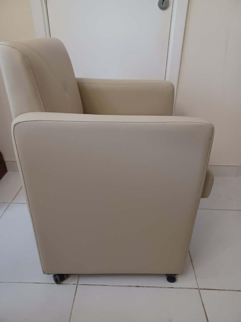Fauteuil en cuir biege, Enlèvement, Cuir