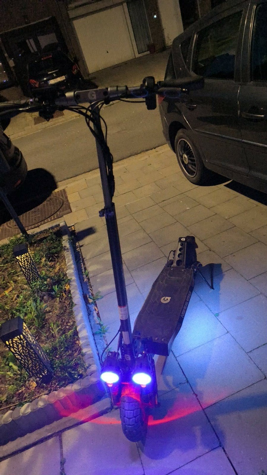 E step dual motor ! zeer goede staat !, Fietsen en Brommers, Ophalen of Verzenden, Zo goed als nieuw, Elektrische step (E-scooter)