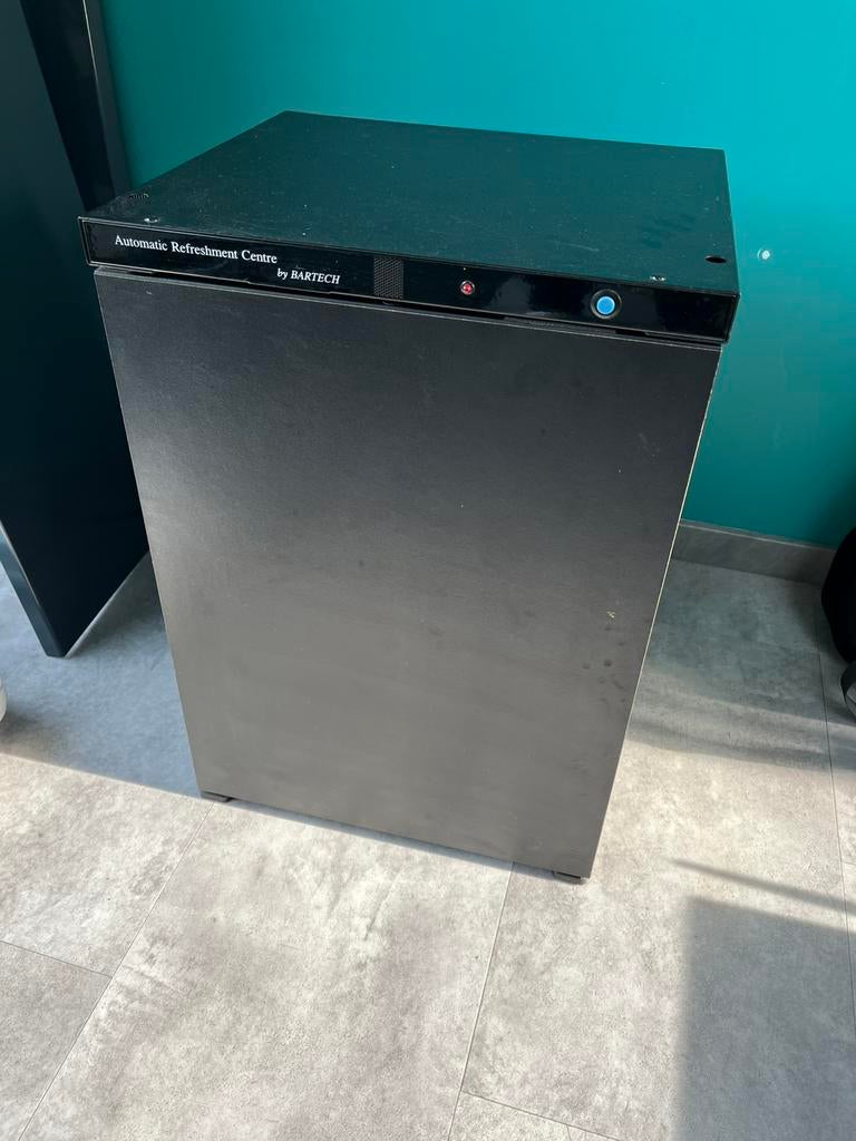 Bartech automatic refreshment centre koelkast, Ophalen, Minder dan 75 liter, Zonder vriesvak, Gebruikt