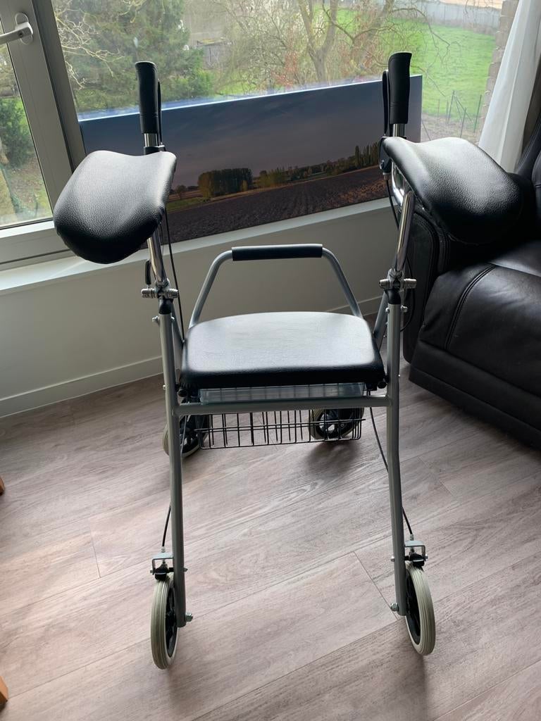 Rollator met armsteunen, Ophalen, Zo goed als nieuw
