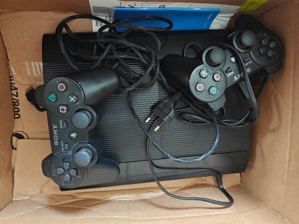 PS3 super slim+ 2controllers, Games en Spelcomputers, Spelcomputers | Sony PlayStation 3, Ophalen, Zo goed als nieuw, Met 2 controllers