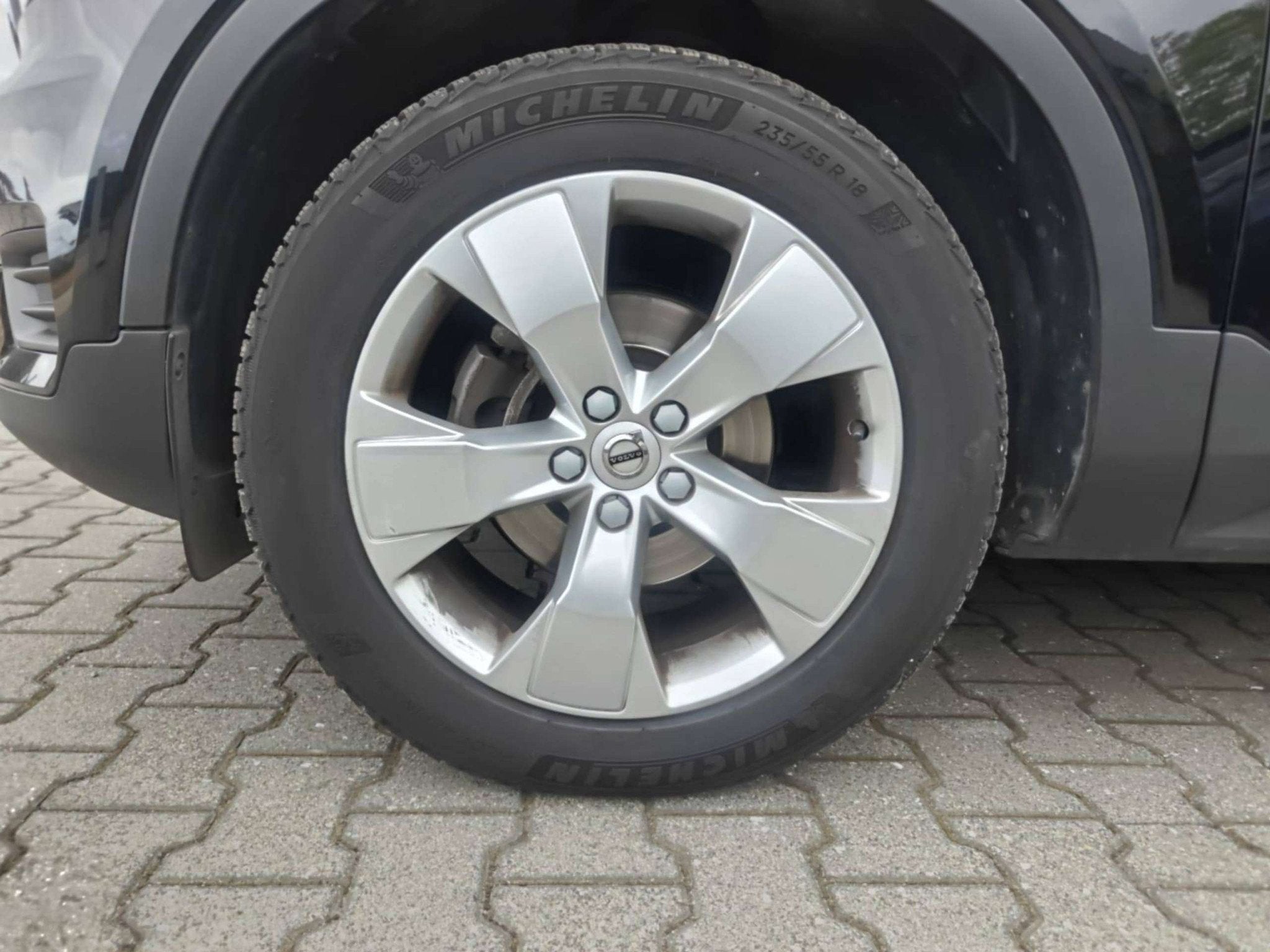 Volvo XC40 1.5 T2 Momentum Pro/LED/Keyless/WarmLeder/CAM/Cru, Auto's, Zwart, Zwart, Leder, 5 zetels