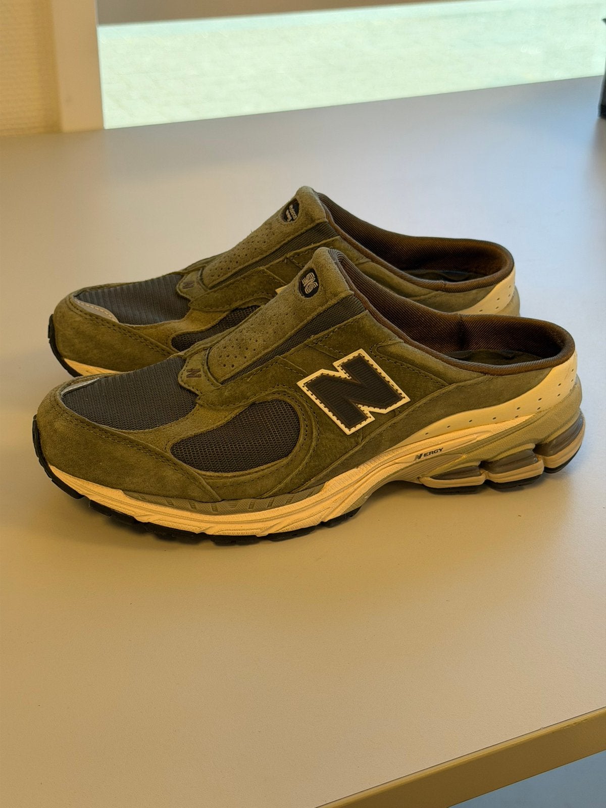 Scie chaussures New Balance 2002R Mule SNS Desert Palm 41.5, Enlèvement ou Envoi, Autres couleurs, Comme neuf, Baskets