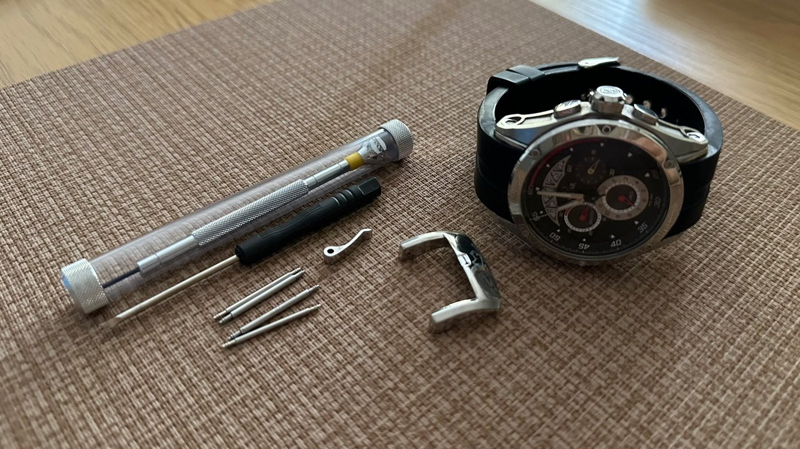 Horloge jaguar spesial  edition, Handtassen en Accessoires, Piercings, Ophalen, Zo goed als nieuw