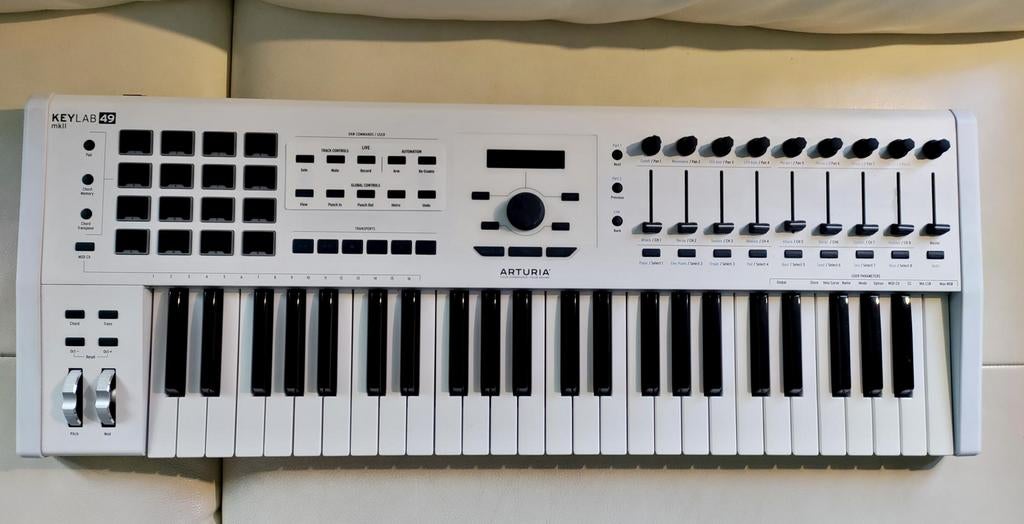 Arturia KeyLab MkII 49 White, Informatique & Logiciels, Commutateurs réseau, Enlèvement, Comme neuf
