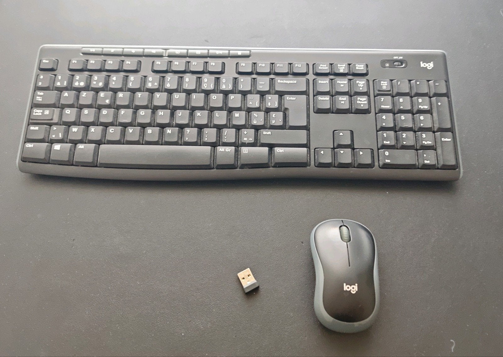 draadloos toetsenbord + muis, Computers en Software, Toetsenborden, Ophalen, Zo goed als nieuw, Draadloos, Logitech G