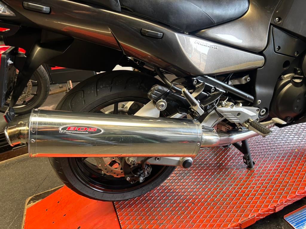 Bos uitlaat kawa gtr 1400, Ophalen