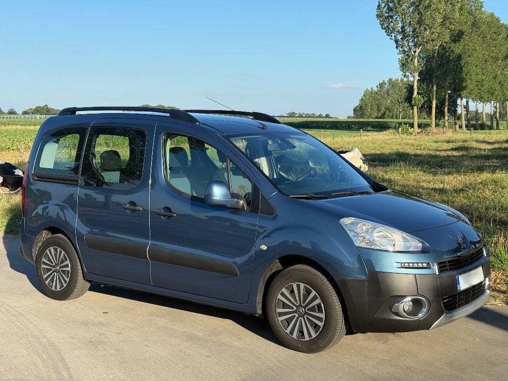 Gezinswagen Peugeot Partner Tepee 1.6 Benzine van 2015, Auto's, Peugeot, Blauw, Bedrijf, 5 deurs, Elektrische ramen