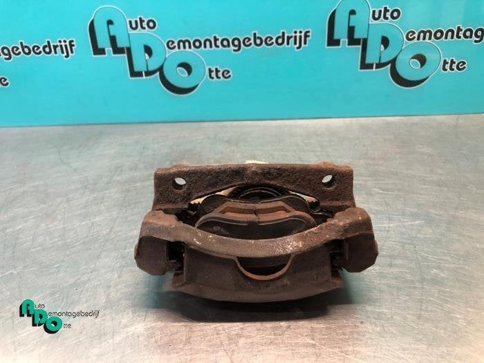 Remklauw (Tang) links-voor van een Toyota Aygo (Aygo 05-), Gebruikt, -, -, Ophalen of Verzenden