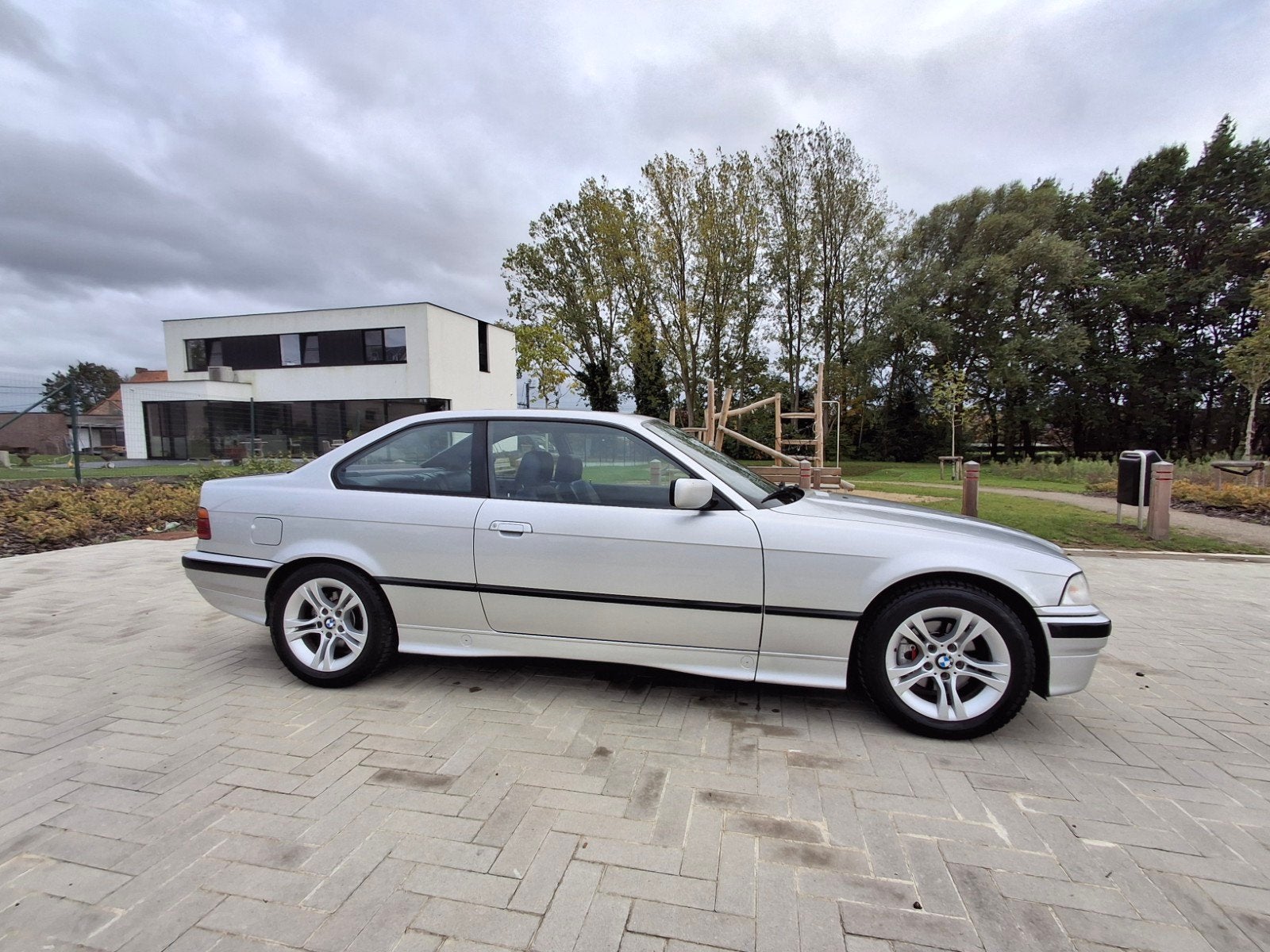 bmw e36 320i sportzetels automaat, Autos, Argent ou Gris, 110 kW, 6 cylindres, Automatique