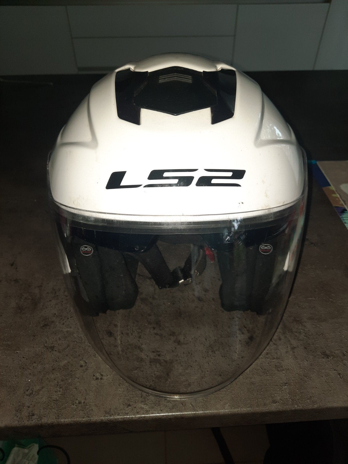 Motorhelm, Motoren, Ophalen