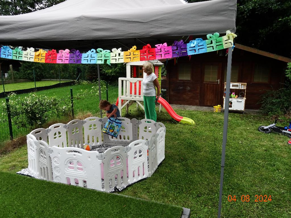 KINDERBOX, Ophalen, Zo goed als nieuw, Vierkant