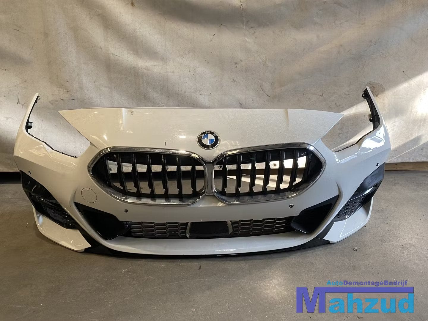 BMW 2 SERIE F44 Gran COUPE WIT voorbumper bumper 2019+, Petuelring 130
80788  Munich, DE, Gebruikt, Voor, Info@bmw.de
