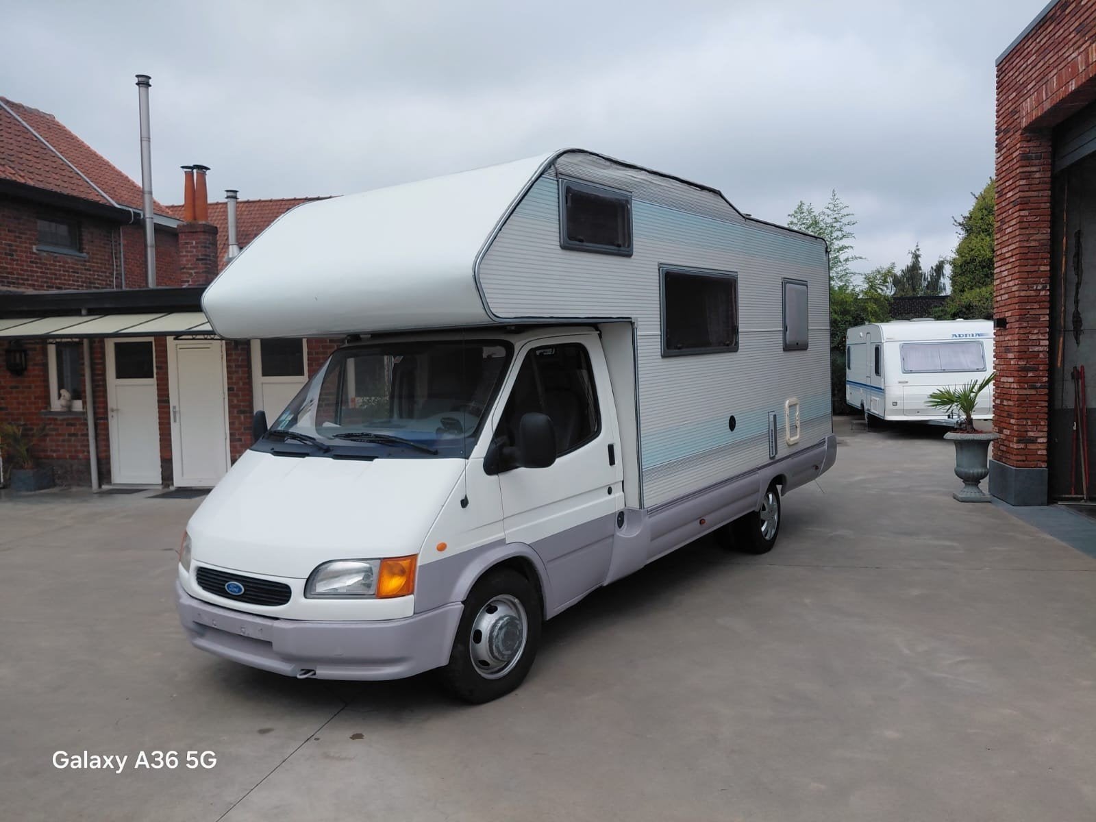ford 2500cc Rimor 1997 168000km gekeurd voor verkoop, Caravans en Kamperen, Ford, Bedrijf, Ford, Luifel