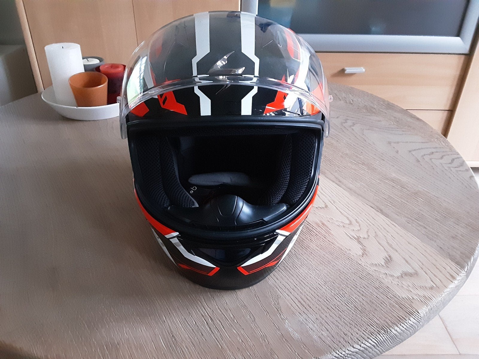 Motorhelm Scorpion, Motoren, Ophalen