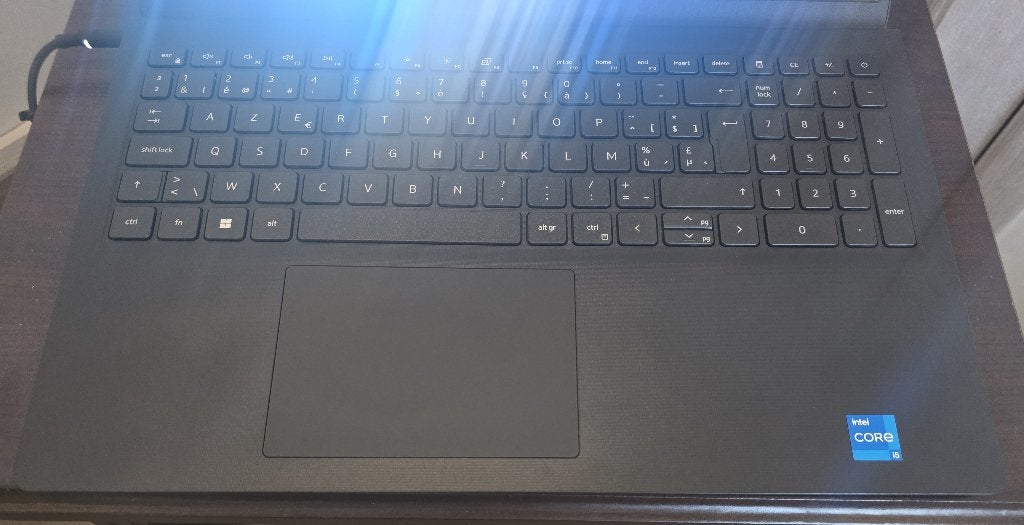 Dell Vostro 15 3510 Core i5 8Go RAM 256Go SSD Windows 11 Pro, 256 GB, 8 GB, Reconditionné, Intel i5