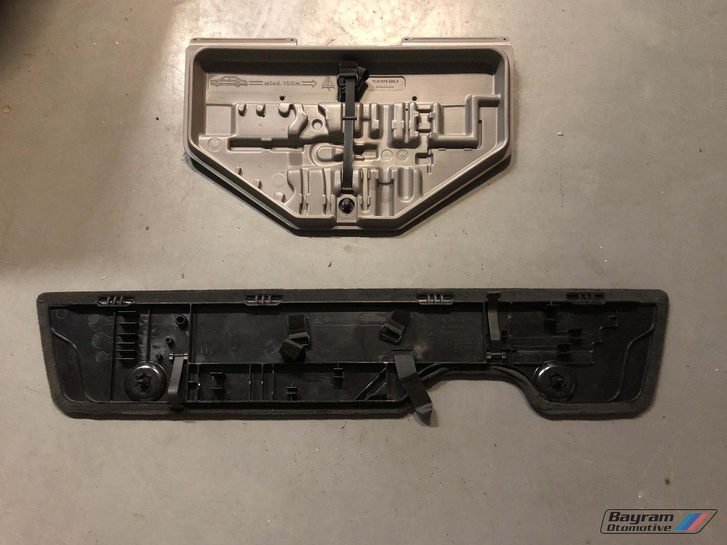 Bmw E34 gereedschaphouder sedan touring E32 E30 5-serie M5, Auto-onderdelen, Gebruikt, -, -, Ophalen of Verzenden