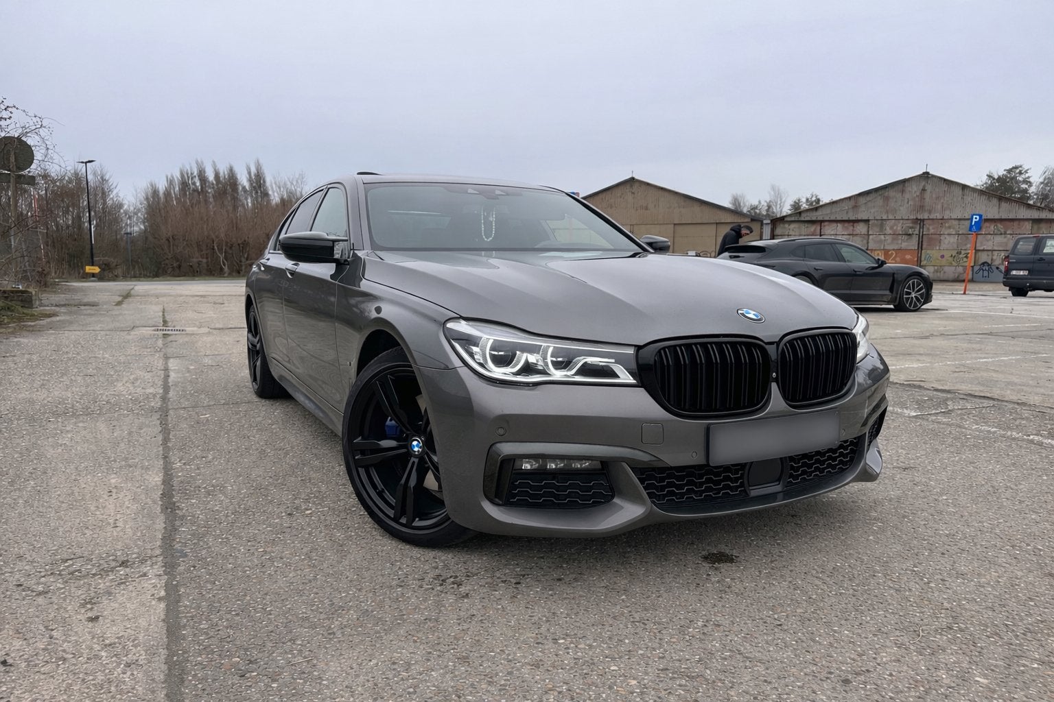 BMW 740e 2018 M-pakket Plug-In Hybride, Autos, BMW, Cuir, Argent ou Gris, Achat, Noir