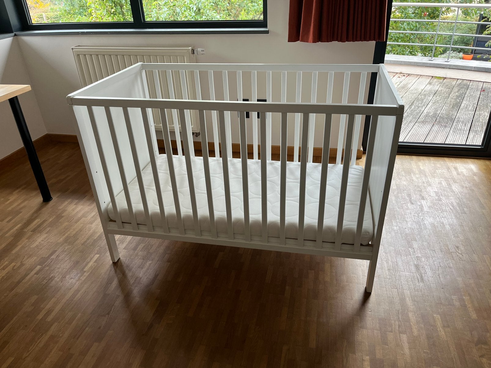 Wit babybedje in hoogte verstelbaar 60x120cm, Kinderen en Baby's, Ophalen, Zo goed als nieuw, Ledikant